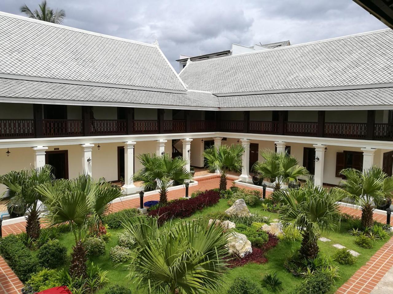 Houngvilai Hotel Луанг Прабанг Екстериор снимка