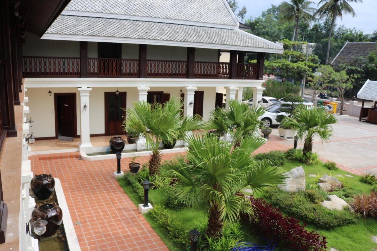 Houngvilai Hotel Луанг Прабанг Екстериор снимка