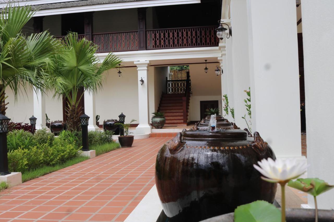 Houngvilai Hotel Луанг Прабанг Екстериор снимка
