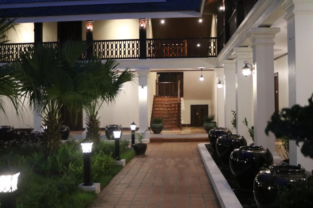 Houngvilai Hotel Луанг Прабанг Екстериор снимка
